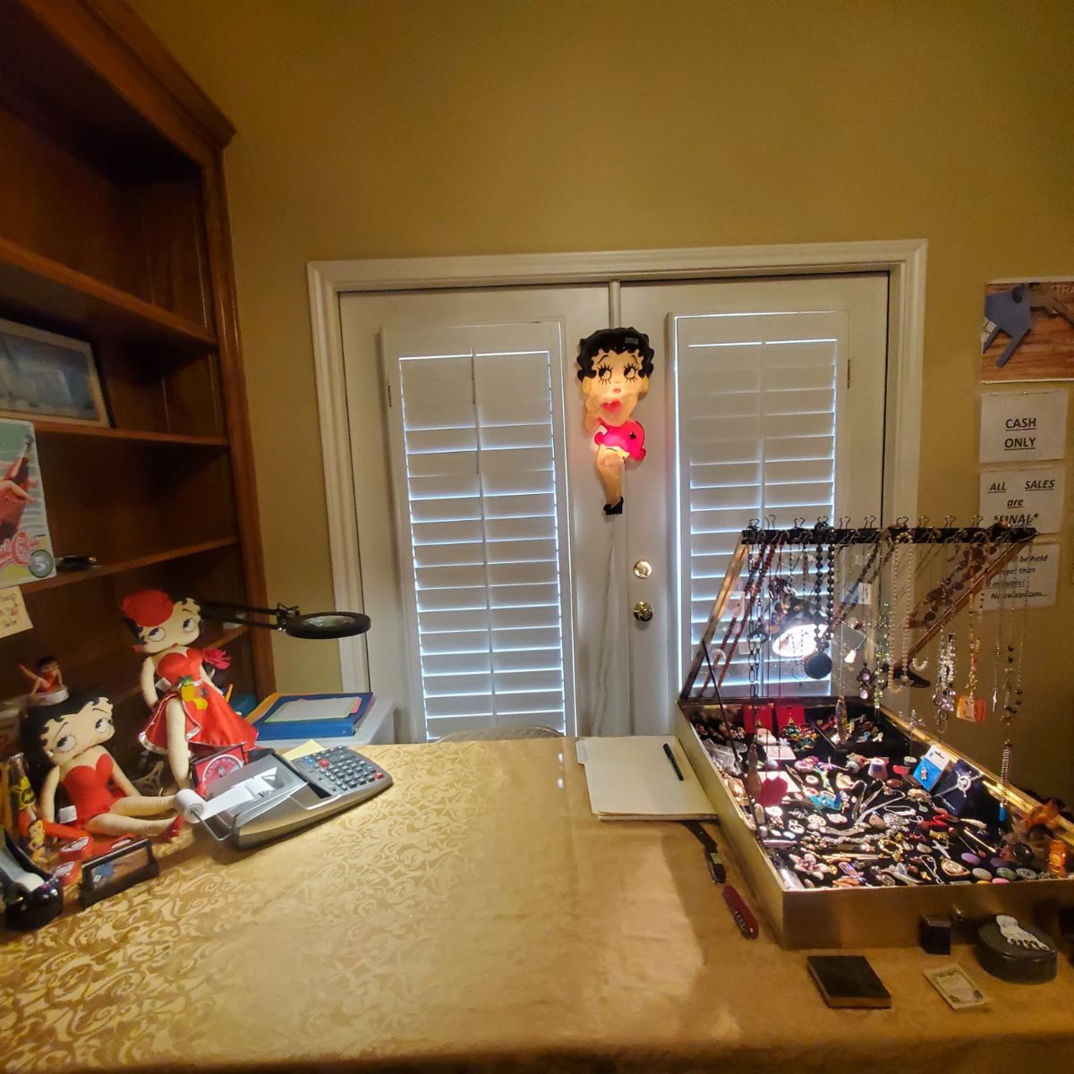 ***BETTY BOOP ITEMS ARE NOT FOR SALE!***