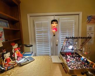 ***BETTY BOOP ITEMS ARE NOT FOR SALE!***