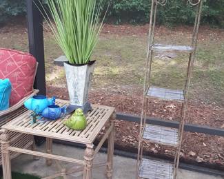 Powder coated cast metal porch /patio furniture, excellent condition