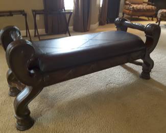 Great looking leather bench. Perfect for foot of bed or dressing room! Excellent condition!