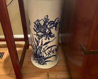 Blue and white umbrella Holder