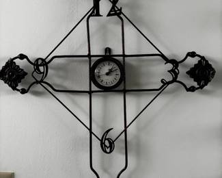 Nice wire wall clock