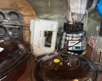Covered Glass Dishes and Bakeware