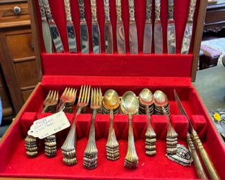 Oneida Floral Queen Silver Plate Set