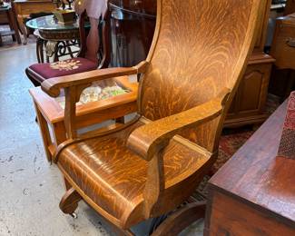 Oak rocker/recliner - original mechanisms - shows some wear on seat