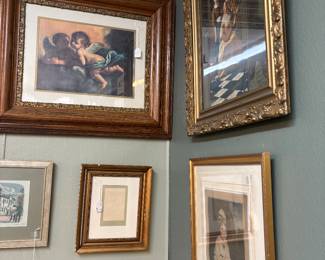 Wonderful gallery of beautifully framed prints