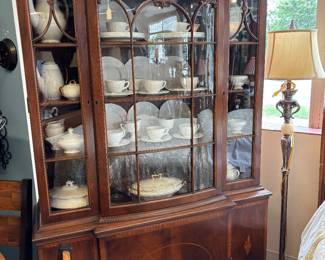 Beautiufl Mahogany China Cabinet with beautiful fret work.