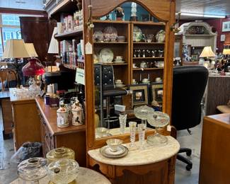 Oaka Hall Tree with Marble Top. Not to big...not to small
