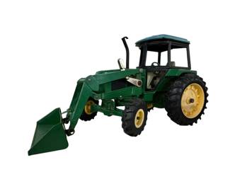 1/16 scale John Deere with loader