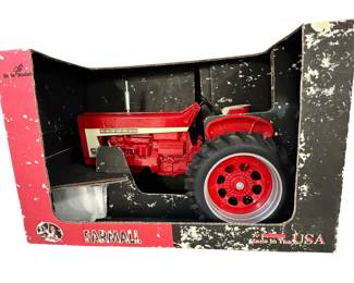 1/8 Scale ERTL Scale Models Farmall tractor