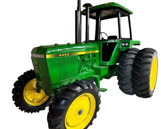 ERTL Scale Models 1/8 Scale John Deere 4455 Tractor