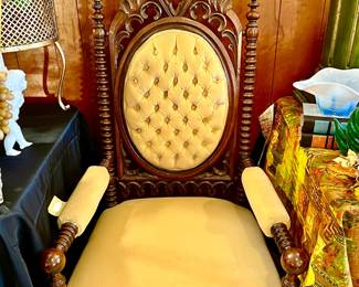 ANTIQUE C1860S GOTHIC REVIVAL STYLE TUFTED BACK CHAIR.
