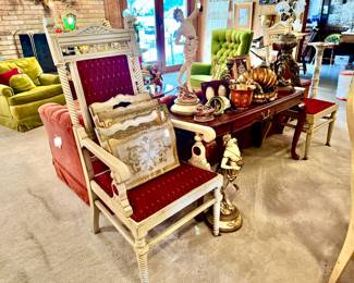 PAIR OF PAINTED EASTLAKE CHAIRS WITH FLORENTINE DECOR.
