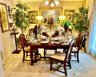 THE OTHER DINING AREA, ANTIQUE ENGLISH 1930S STYLE.