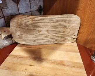 WHALE CUTTING BOARD