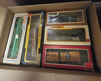 VINTAGE HO TRAINS IN BOXES