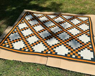 C16 - $100. Vintage quilt in very good vintage conditition!