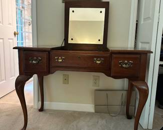 C5 - $125. Queen Anne Style Vanity by American Drew. Measures 40.5" wide x 20" deep x 29" tall. Good vintage condition - does have some wear on the finish from use.