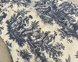 C122 - $75. Set of 3 Waverly Home Valance Curtains. No stains / signs of wear. Measures 77" long x 21" deep.