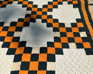 C16 - $100. Vintage quilt in very good vintage conditition!