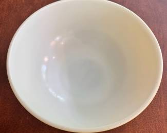C134 - $30. Large 4 Qt. Yellow Pyrex Bowl in very good condition (scratch shown in photo)