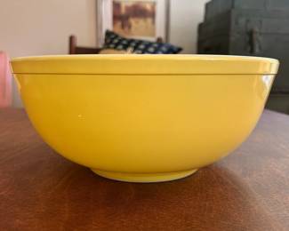 C134 - $30. Large 4 Qt. Yellow Pyrex Bowl in very good condition (scratch shown in photo)