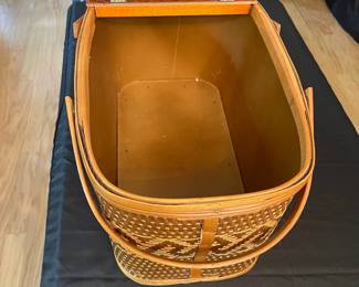 C39 - $25. Hawkeye Picnic Basket in Excellent Condition. Measures 20.5" x 12" x 11" tall.