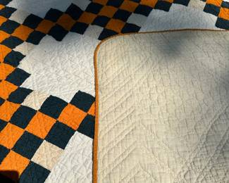 C16 - $100. Vintage quilt in very good vintage conditition!