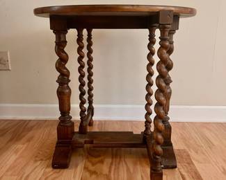 C1 - $350. Baker Furniture. Style 7709. *Small* Round Drop Leaf Table with Barley Twist Legs. Measures 24" round x 24" tall. 8" wide with leaves are down. Very good vintage condition! Traditional barley twist legs on the table and the gates, with lower box stretcher for stability and support.