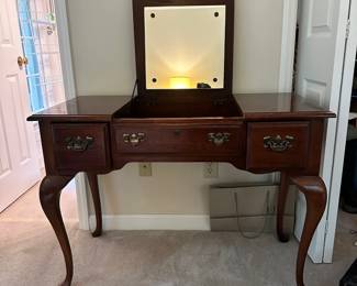C5 - $125. Queen Anne Style Vanity by American Drew. Measures 40.5" wide x 20" deep x 29" tall. Good vintage condition - does have some wear on the finish from use.