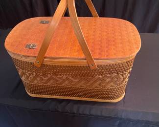 C39 - $25. Hawkeye Picnic Basket in Excellent Condition. Measures 20.5" x 12" x 11" tall.