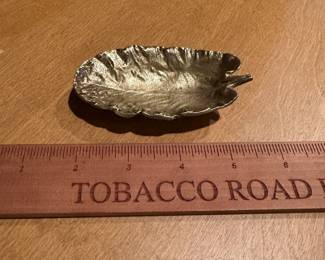 B71 - $15. Virginia Metalcrafters Primrose Leaf