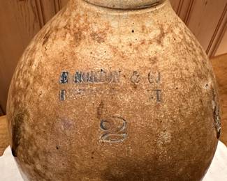 B32 - $50. E. Norton & Co. #2 Bennington VT. Beautiful Display Piece - does have significant crack at base.