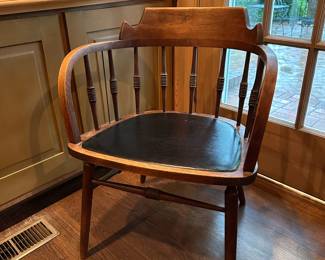 B26 - $95. Single Kipp Stewart Drexel Accent Chair with Leather Seat. Sturdy and in very good vintage condition!
