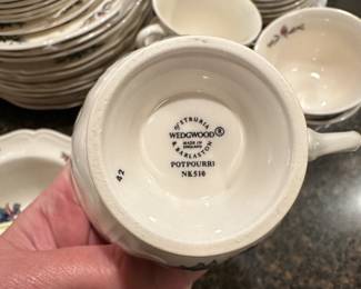 B121 - $125. Wedgwood Potpourri Williamsburg China Set.