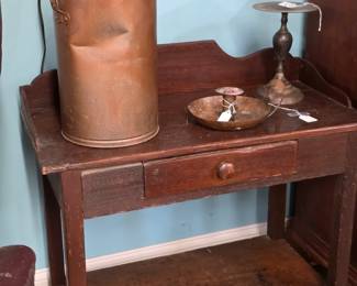 Washstand, antique copper vessel, etc.