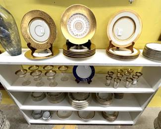 Elegant porcelain dishware