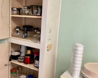 Carafes for Coffee Makers. (Many!) Microwave.