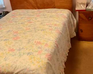 5 pc Bedroom Set: Bed & Nightstand