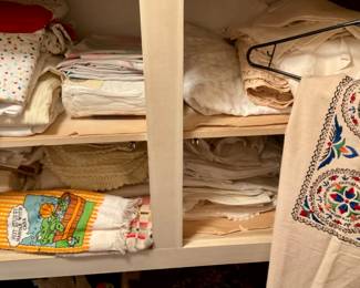 Sheets, Pillow Cases, Tablecloths, etc.