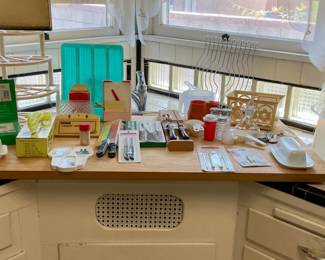 Miscellaneous Kitchen Items.