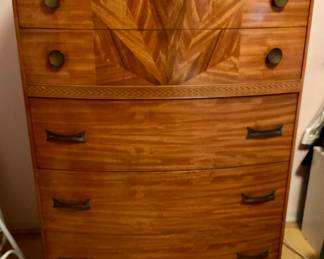 5 pc Bedroom Set: Dresser