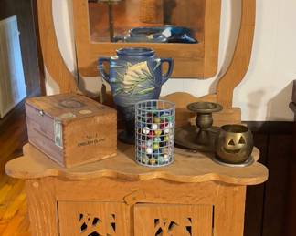Vtg stand with mirror