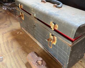 Vtg metal tool chest