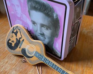 Souvenir Elvis guitar shaped brush & lunch box