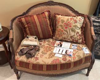 Paul Roberts Style Deirdre Settee, Throw Pillows