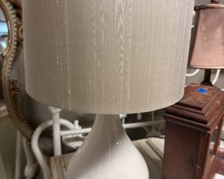 Beautiful ivory crackle finish lamp