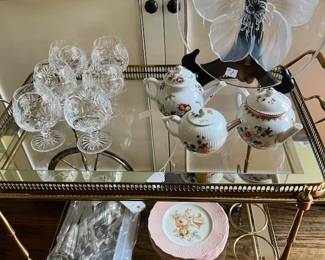 Set of English dessert plates on bottom