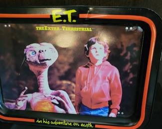 ET  TV tray
