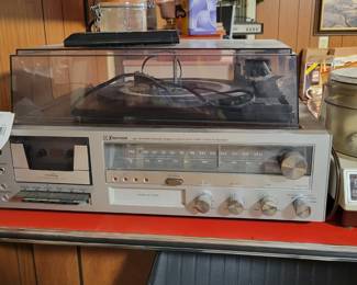 Emerson stereo, record players with speakers